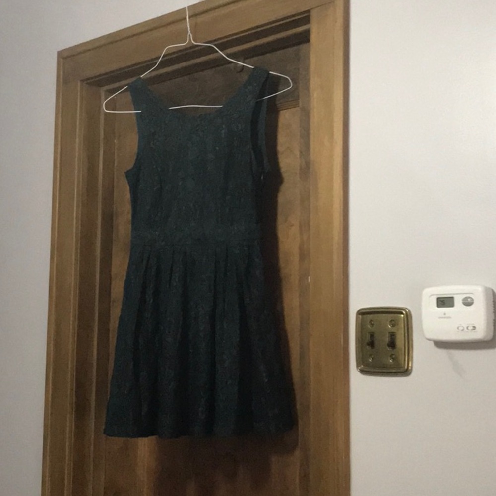 New Forever  twenty one Hunter Green sleeveless lace dress size small
